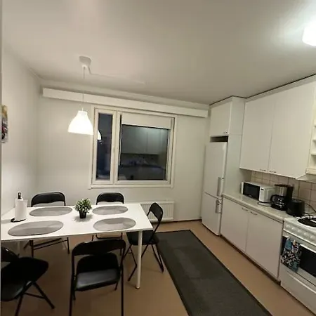 Kotimaailma - Tilava Kolmio Laeheltae Keskustaa Apartamento *