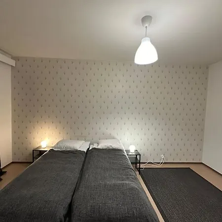Apartamento Kotimaailma - Tilava Kolmio Laeheltae Keskustaa *